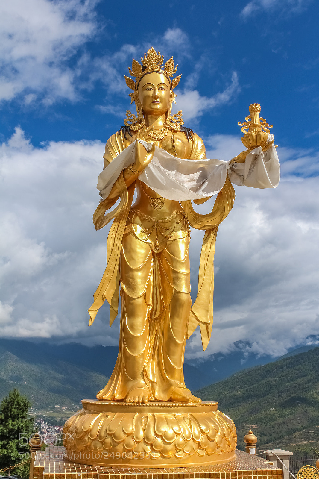 Canon EOS 650D (EOS Rebel T4i / EOS Kiss X6i) sample photo. Golden statue of buddhist photography