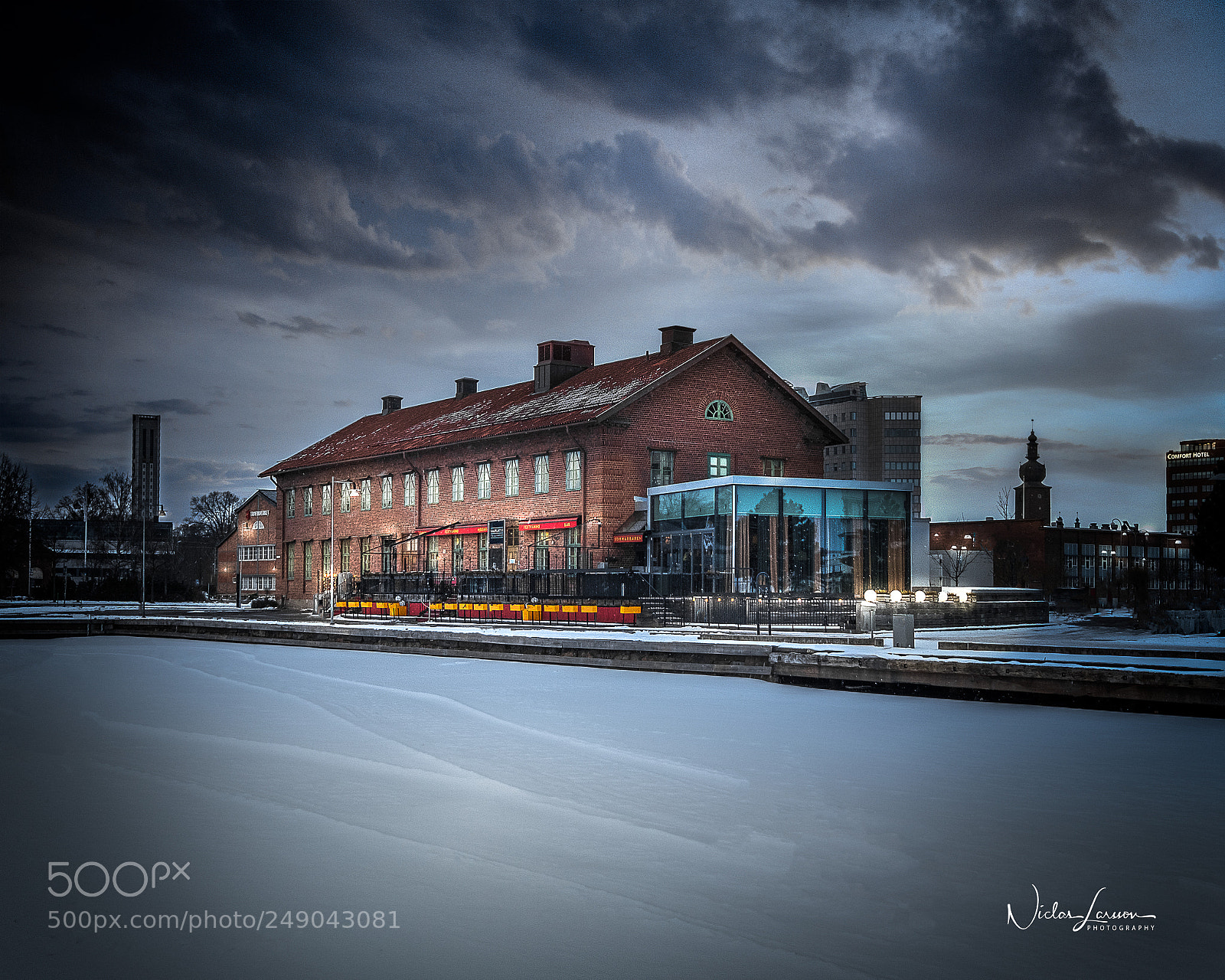 Fujifilm X-T2 sample photo. Custom house photography