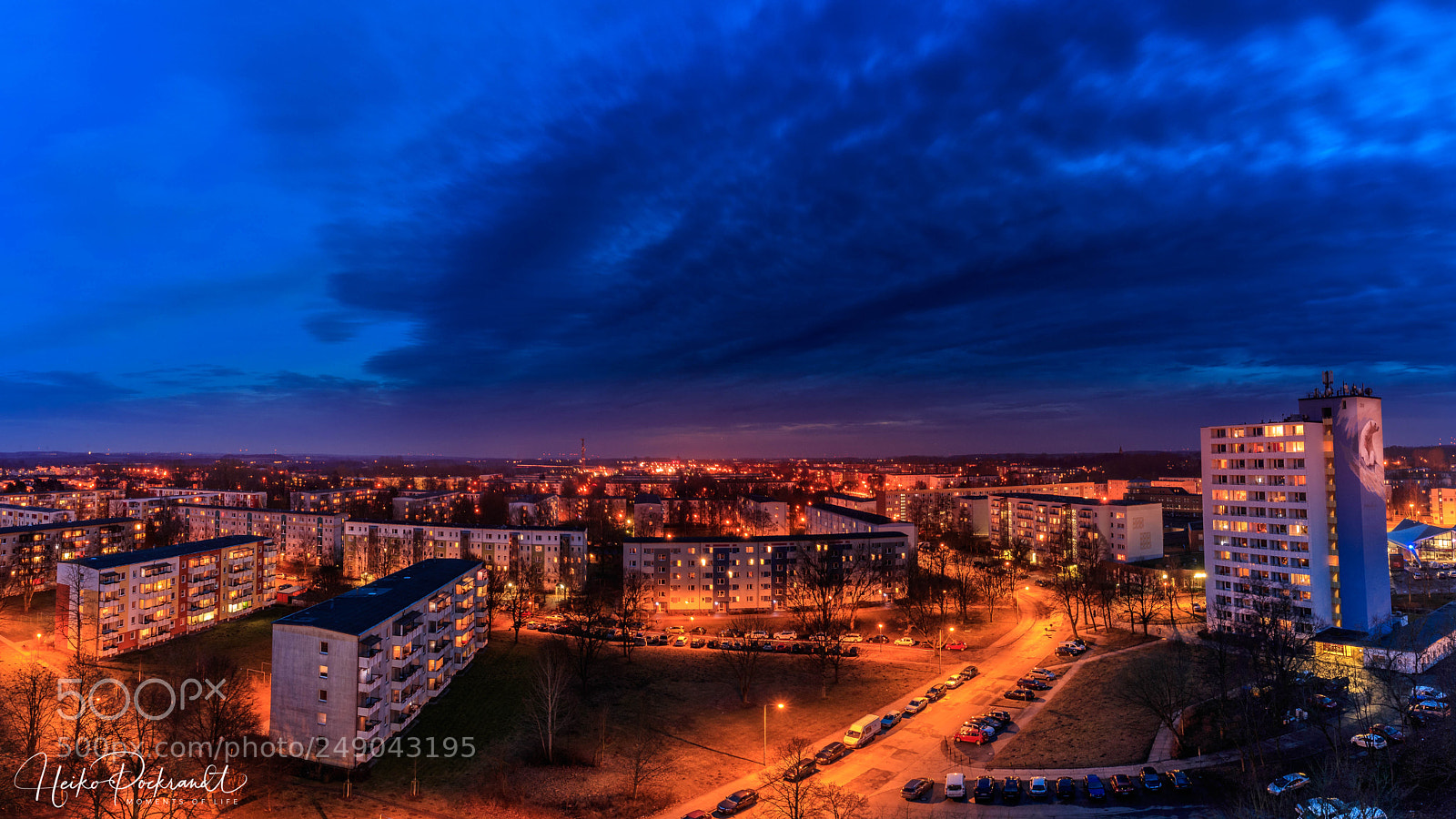 Canon EOS 77D (EOS 9000D / EOS 770D) sample photo. Blue hour rostock s photography