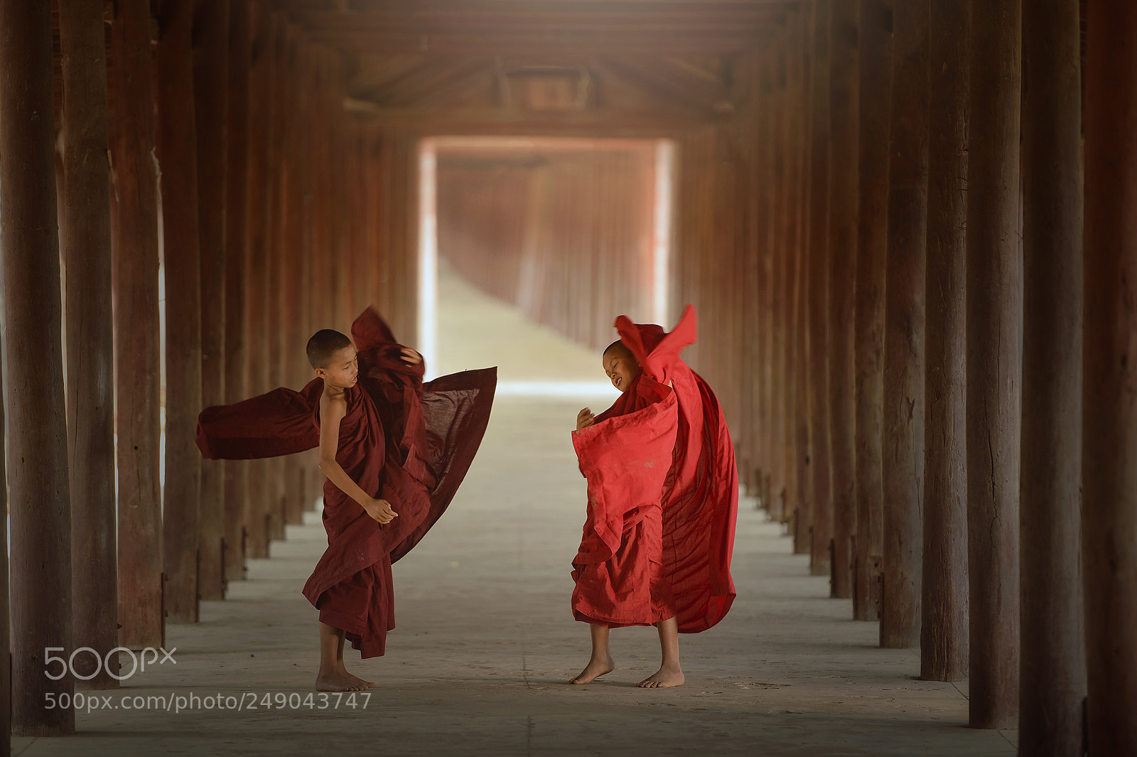Nikon D4 sample photo. Novice monk relaxing ,myanmar photography