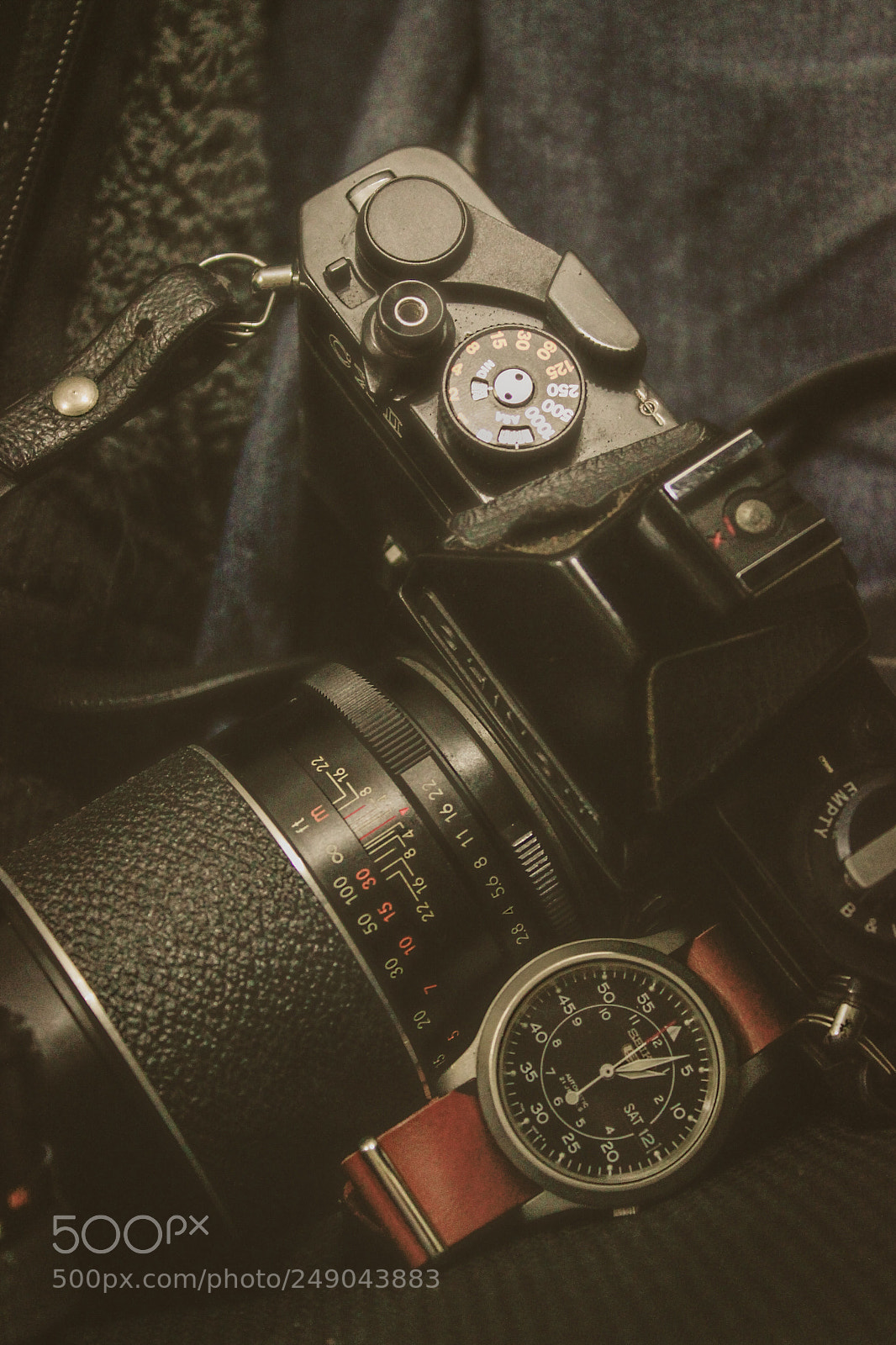 Canon EOS 100D (EOS Rebel SL1 / EOS Kiss X7) sample photo. Vintage photography
