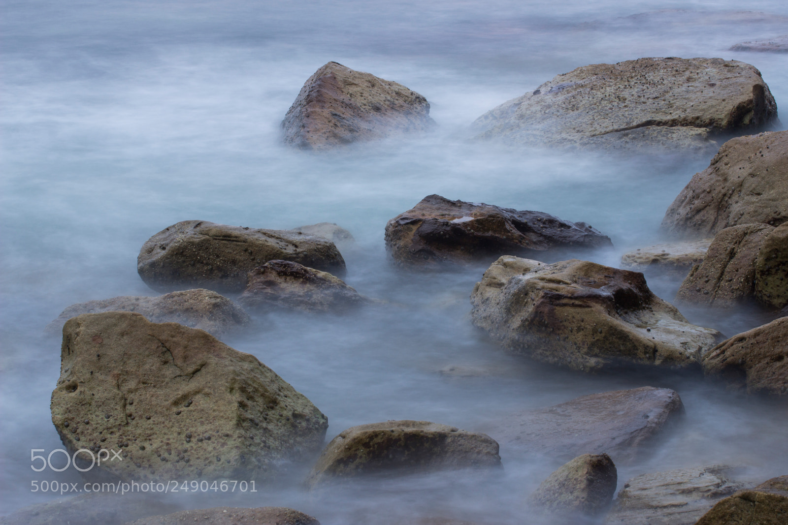 Canon EOS 600D (Rebel EOS T3i / EOS Kiss X5) sample photo. Waves on stones. photography