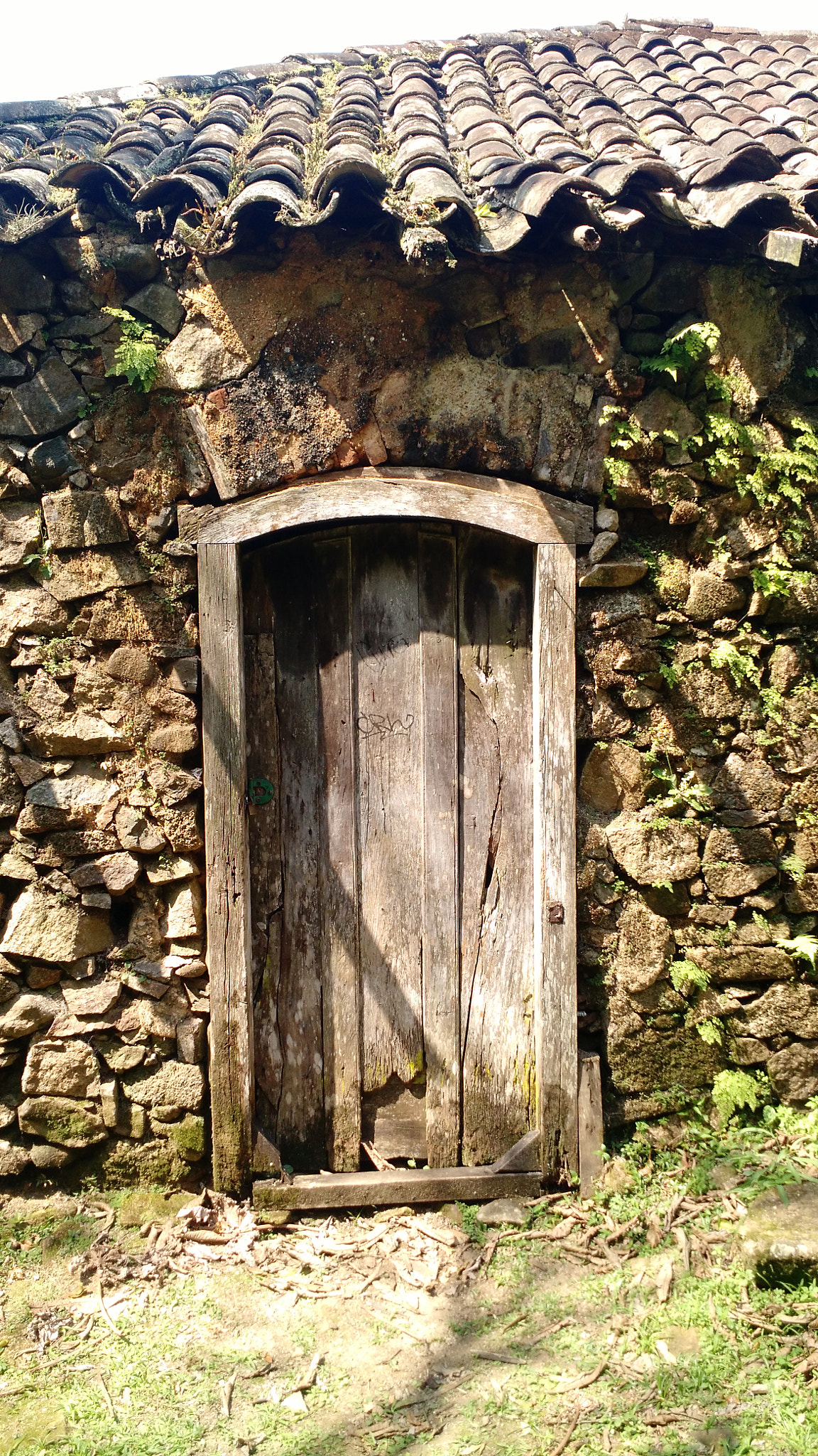 Motorola Moto X (2nd Gen) sample photo. The mystery of the door photography