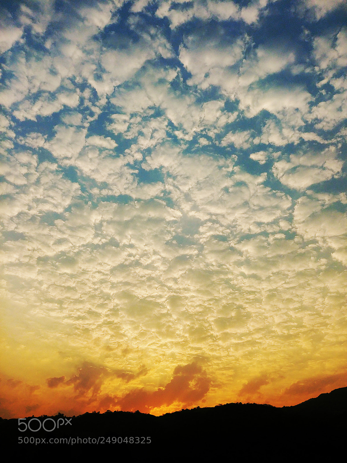 LG G6 sample photo. Fire on the horizon photography