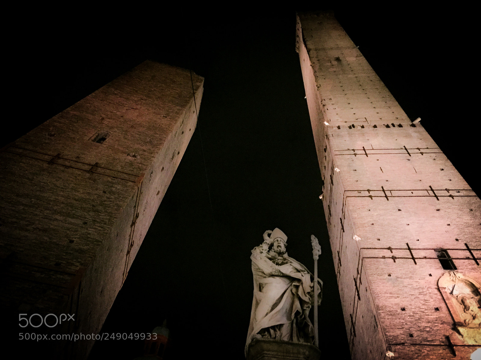 Apple iPhone 6 sample photo. The two towers, bologna photography