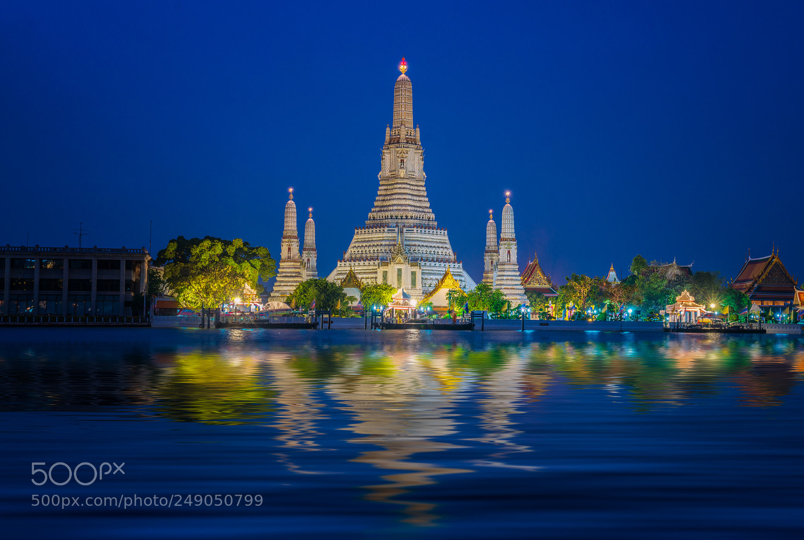 Sony a7R III sample photo. Wat arun temple photography