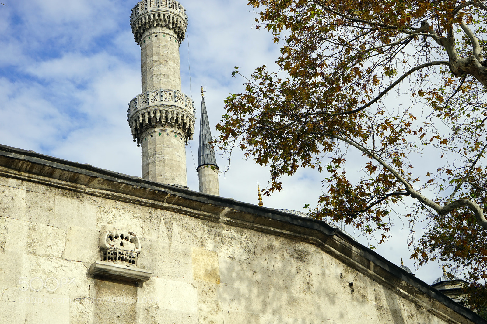 Sony a7 sample photo. Mimarideki zerafetin yasama yansimasi photography