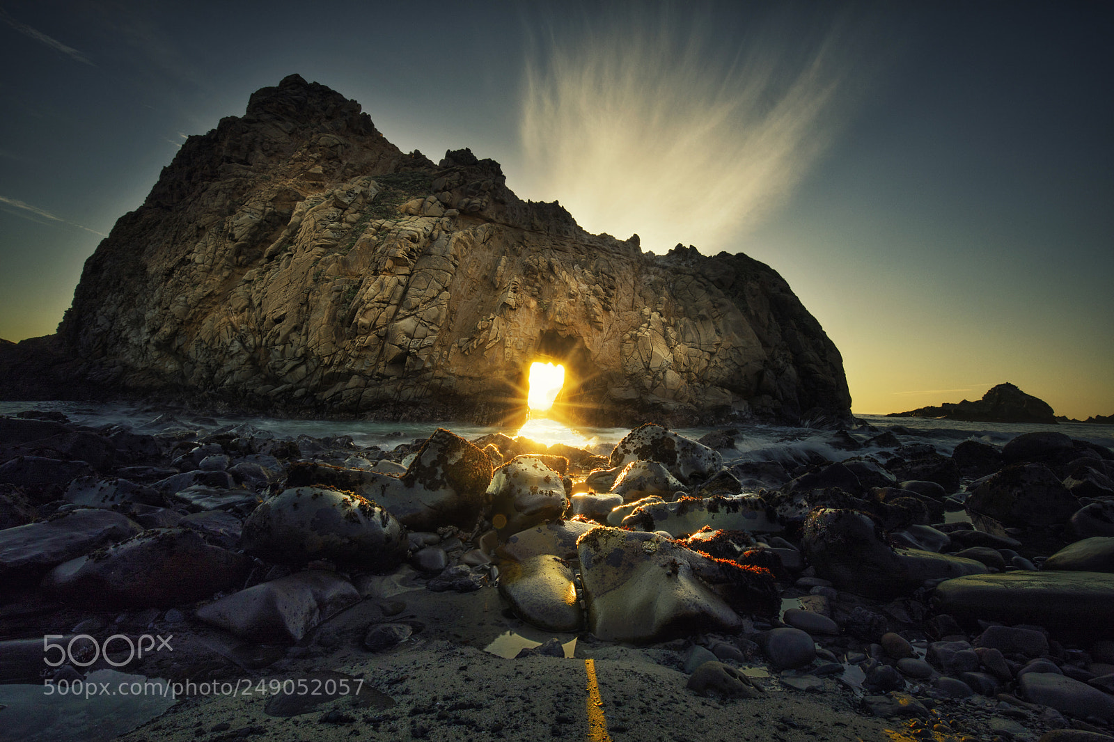 Canon EOS 5D Mark IV sample photo. Last winter sun-rays photography