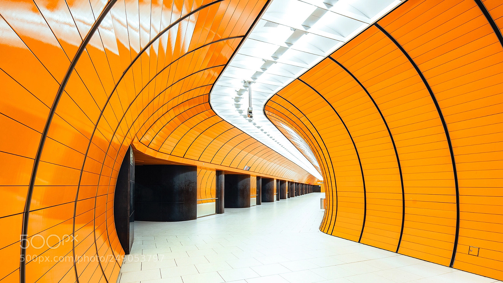 Canon EOS 5DS R sample photo. U marienplatz photography