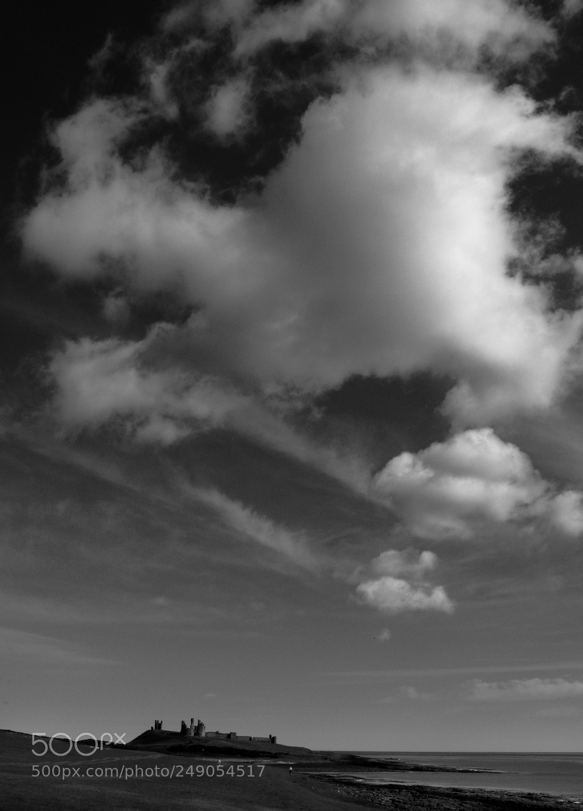 Canon POWERSHOT G9 sample photo. Clouds above dunstanburgh photography