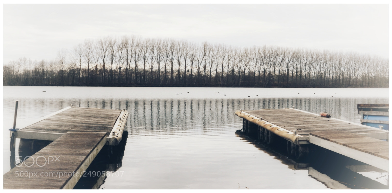 Sony a6000 sample photo. Quiet lakeside photography