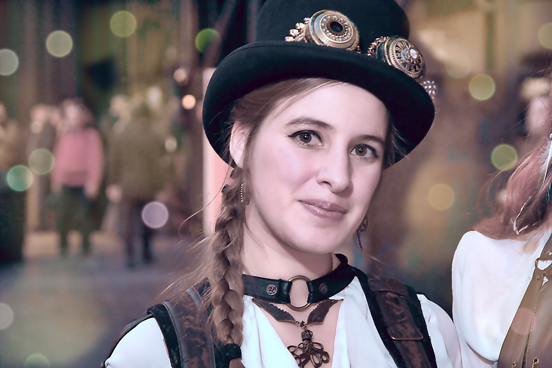 Sigma 17-70mm F2.8-4 DC Macro OS HSM sample photo. Sassi on steampunkt party photography