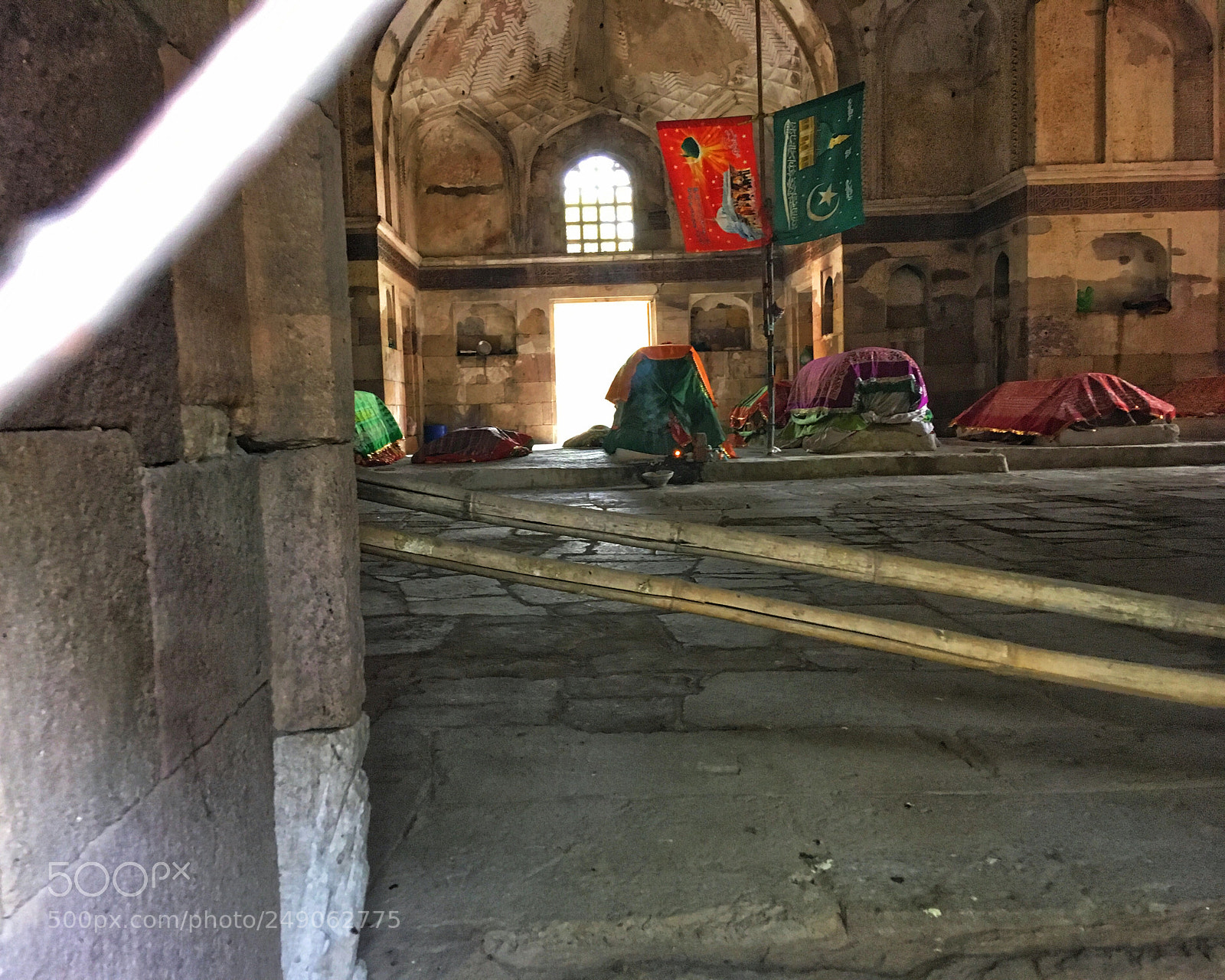 Apple iPhone SE sample photo. Hazira maqbara (qutb-ud-din's mausolem | هزيرا مقبرة )  photography