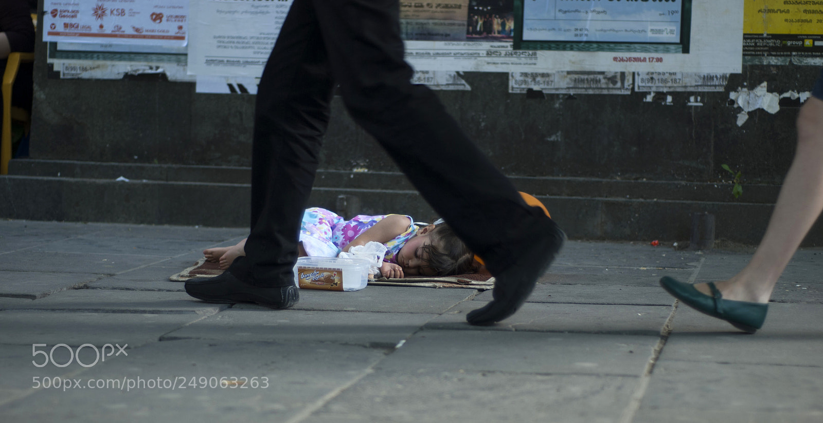 Nikon D200 sample photo. Passersby photography