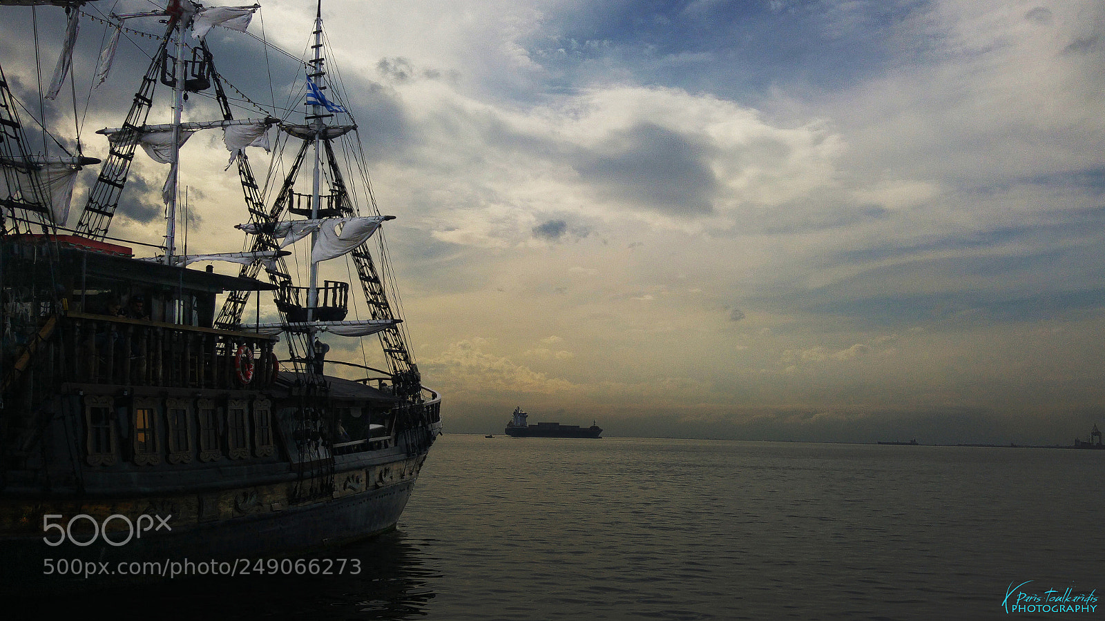 LG G4 sample photo. Old ship at thessaloniki photography
