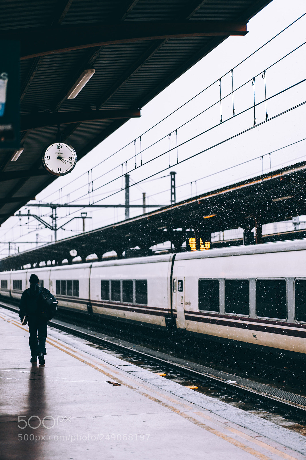 Sony a7 II sample photo. Last train photography