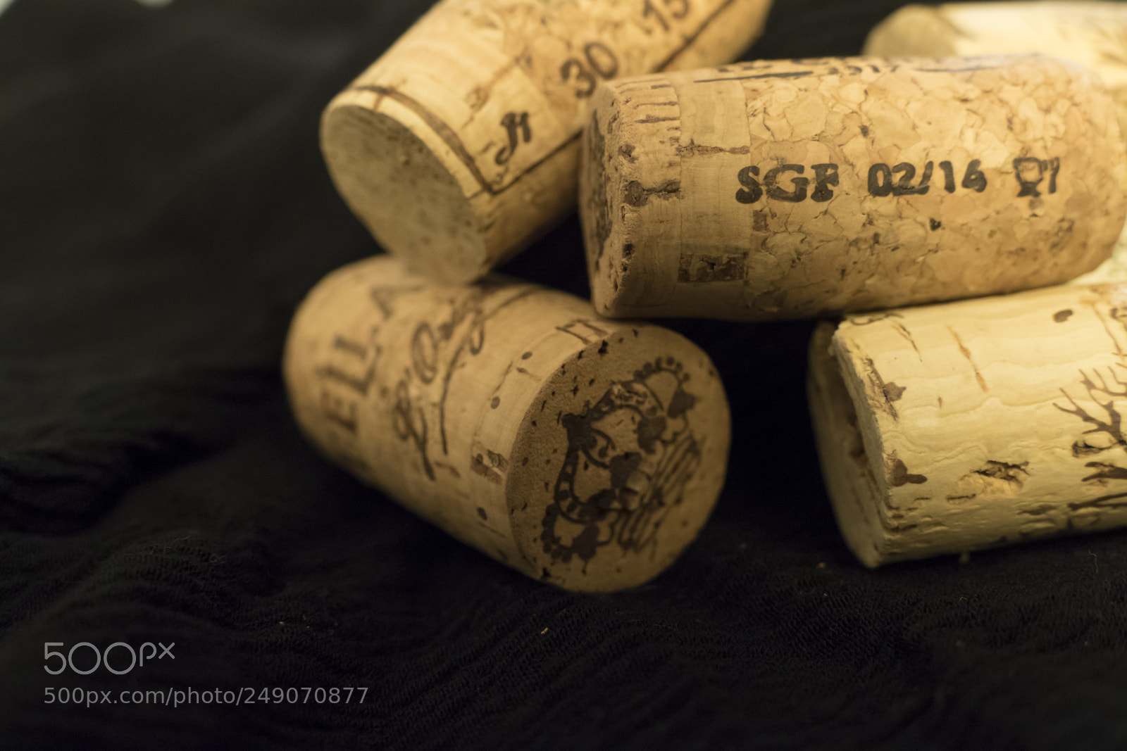 Panasonic Lumix DMC-FZ1000 sample photo. Corks photography