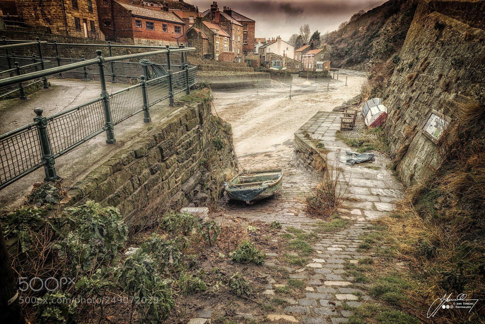 Nikon D800 sample photo. Cobbles and boats photography