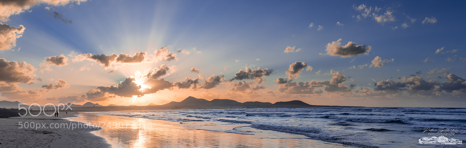 Canon EOS 5D Mark IV sample photo. Famara beach photography