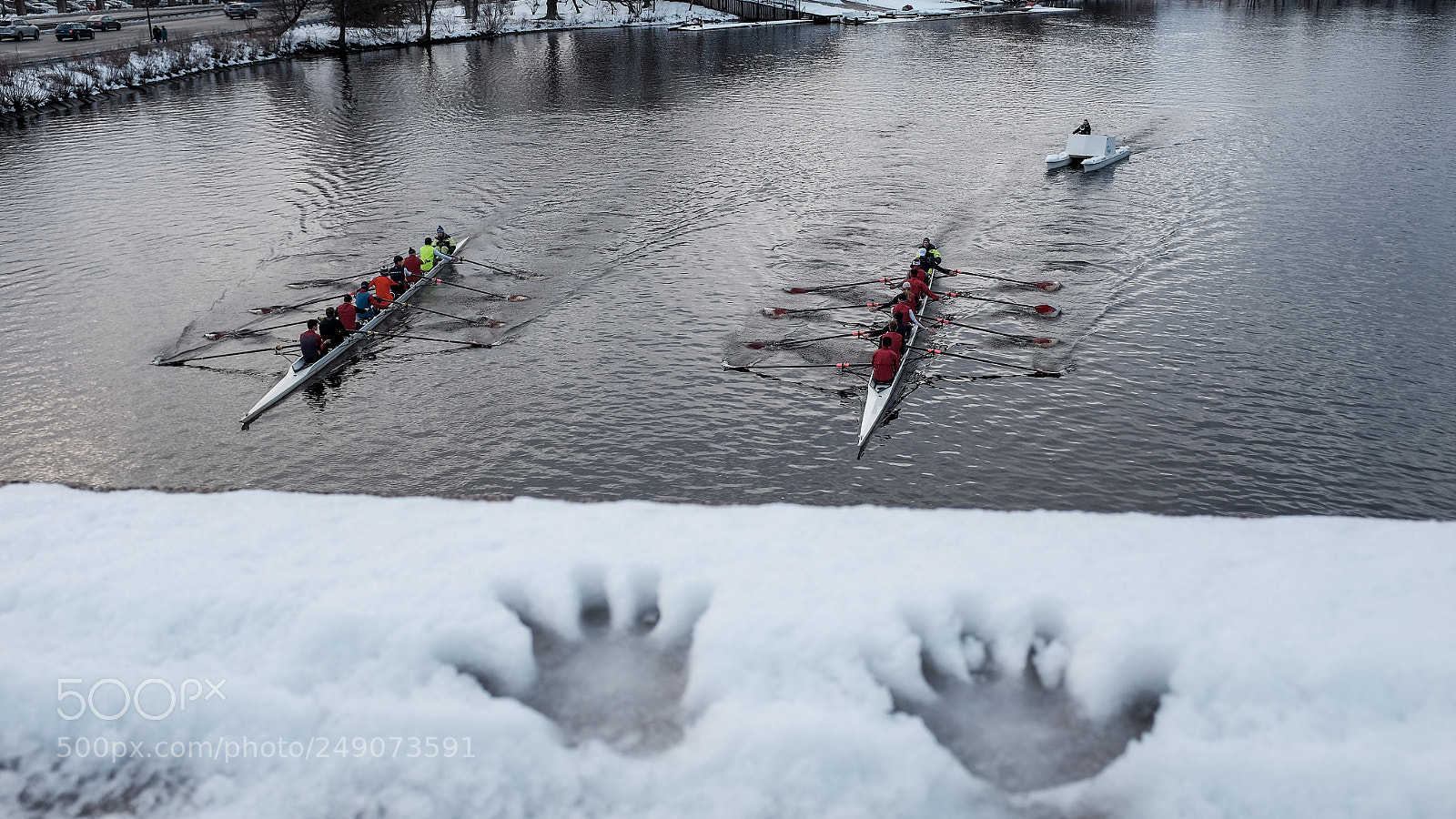 Fujifilm X100T sample photo. Hands in the snow photography