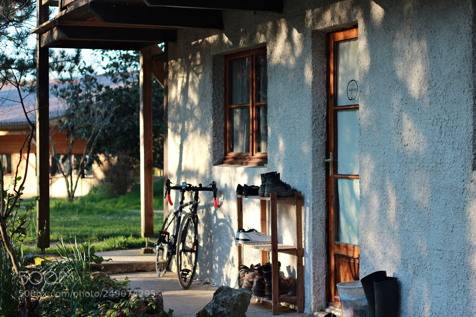 Canon EOS 600D (Rebel EOS T3i / EOS Kiss X5) + Canon EF 50mm F1.8 II sample photo. Upper hamlet, plum village photography