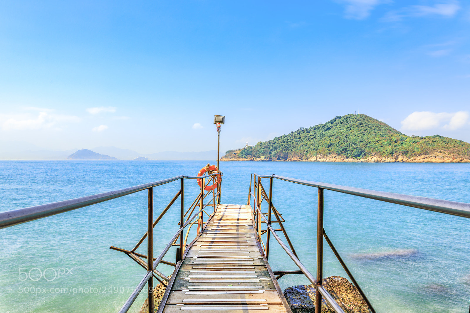 Canon EOS 5D Mark IV sample photo. Lonely bridge photography