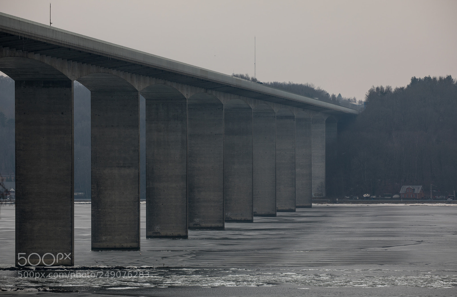 Canon EOS 5D Mark IV sample photo. Winter bridge over frozen photography