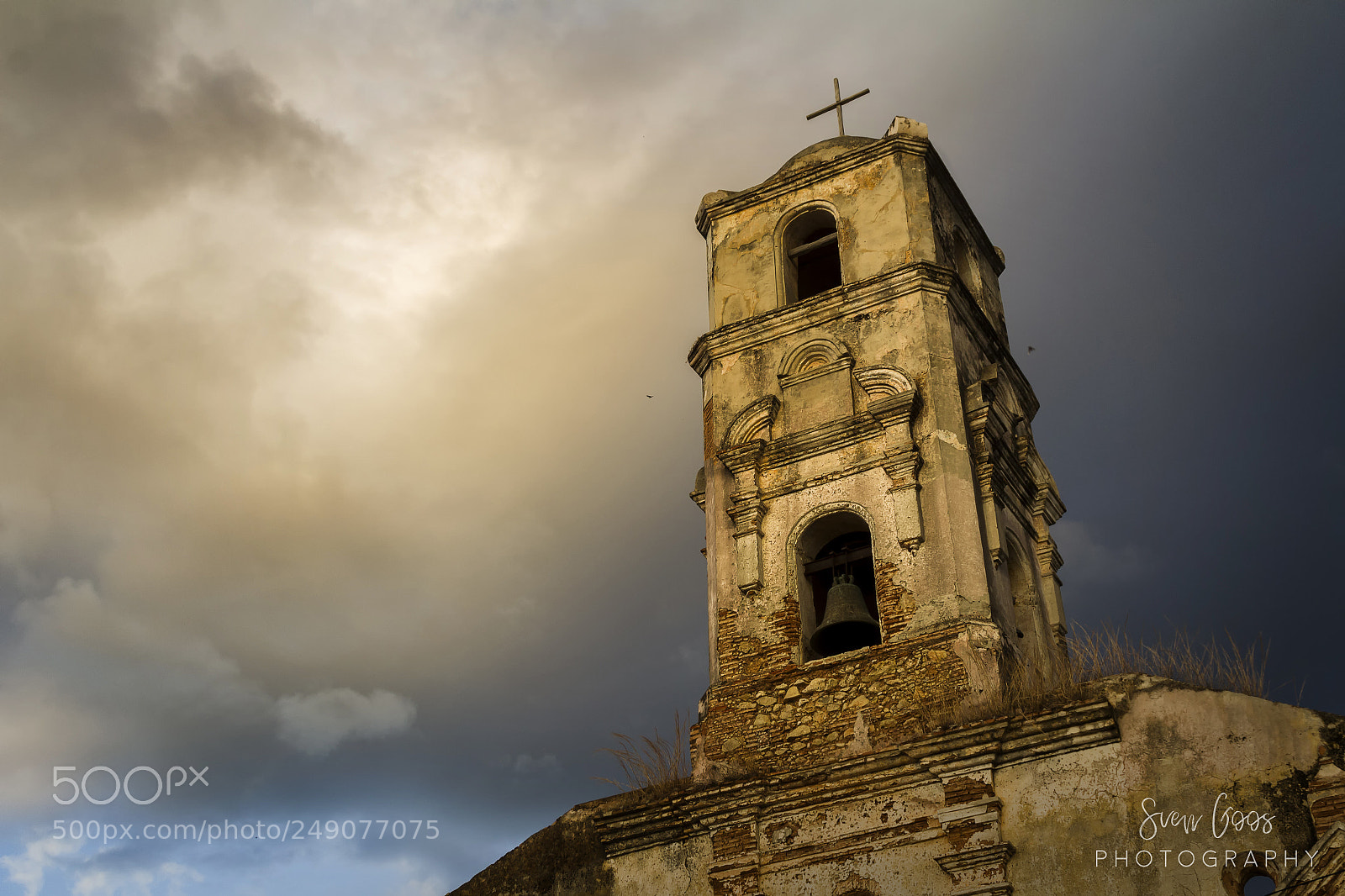 Canon EOS 700D (EOS Rebel T5i / EOS Kiss X7i) sample photo. Cuban church photography