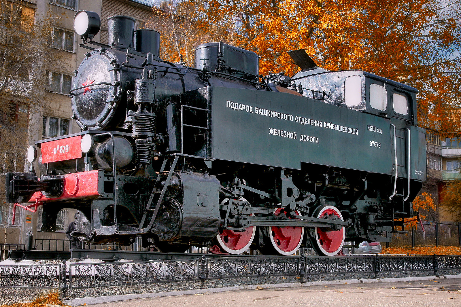 Canon EOS 5D sample photo. Monument to the locomotive photography