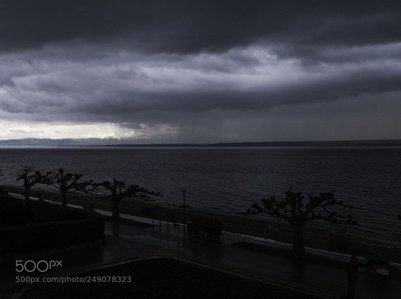 Fujifilm X-T1 sample photo. Sudden rain photography