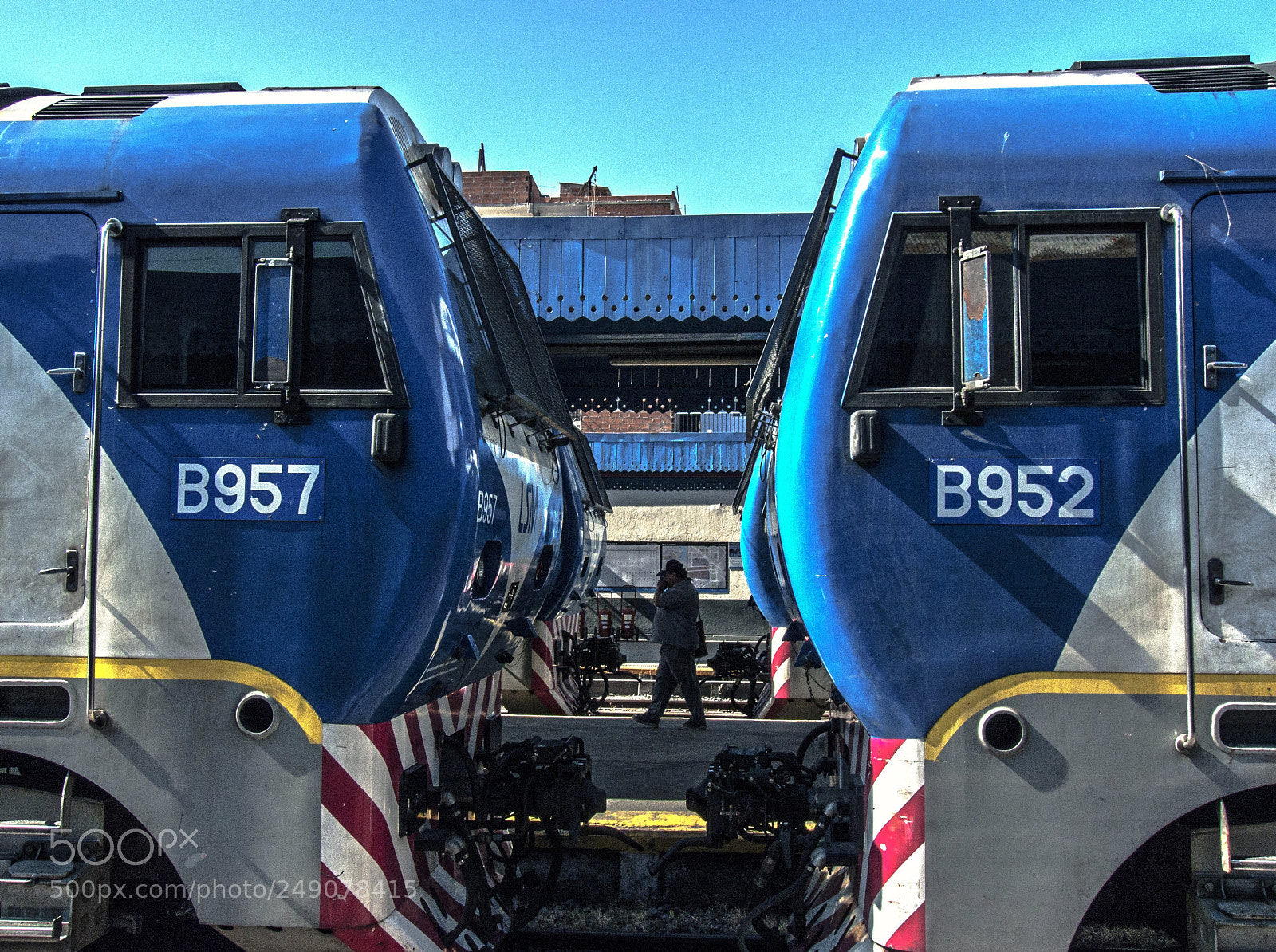 Panasonic Lumix DMC-FZ28 sample photo. Locomotoras csr en retiro photography