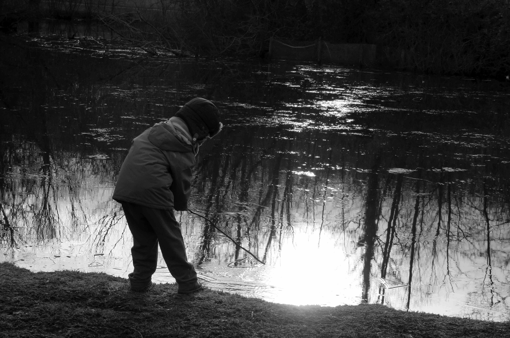 Canon PowerShot SX700 HS sample photo. Child lake photography