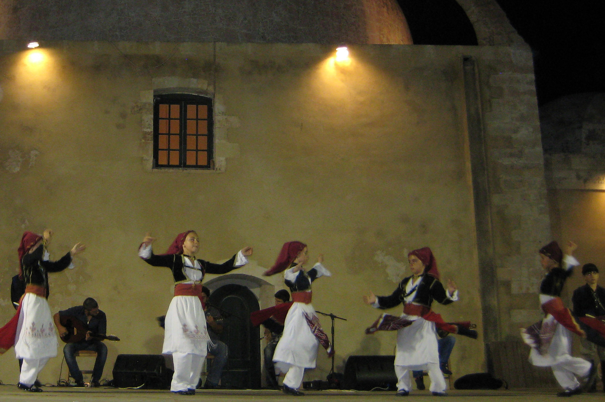 Canon DIGITAL IXUS 75 sample photo. Dancing girls photography
