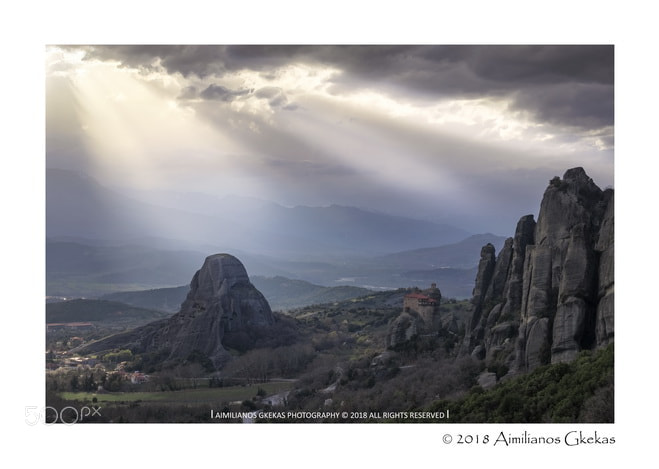 Canon EOS 760D (EOS Rebel T6s / EOS 8000D) sample photo. Sunrays at meteora photography