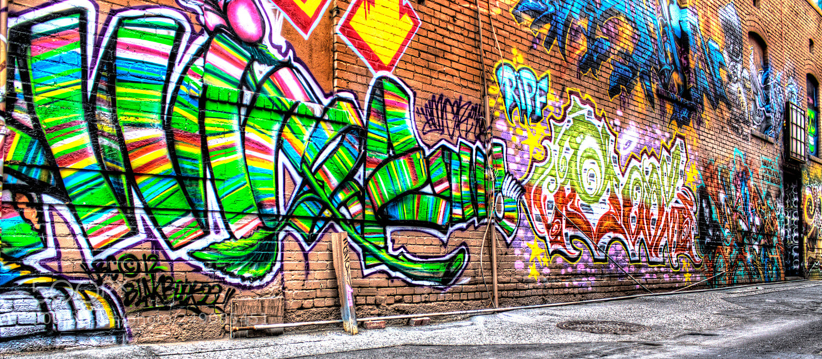 Canon EOS 600D (Rebel EOS T3i / EOS Kiss X5) sample photo. Street art, freak alley photography