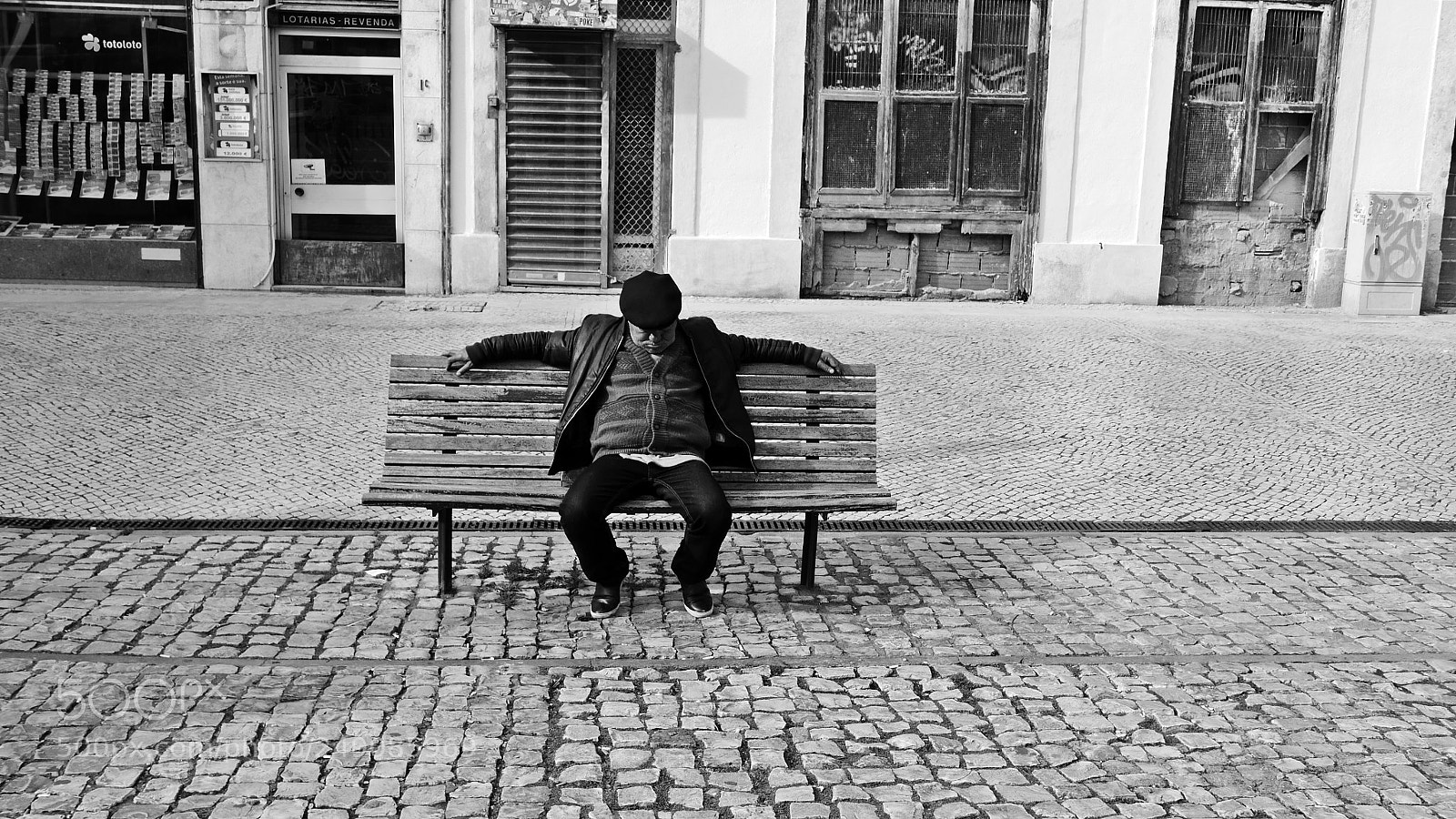 Panasonic Lumix DMC-LX100 sample photo. Lisbon people... photography