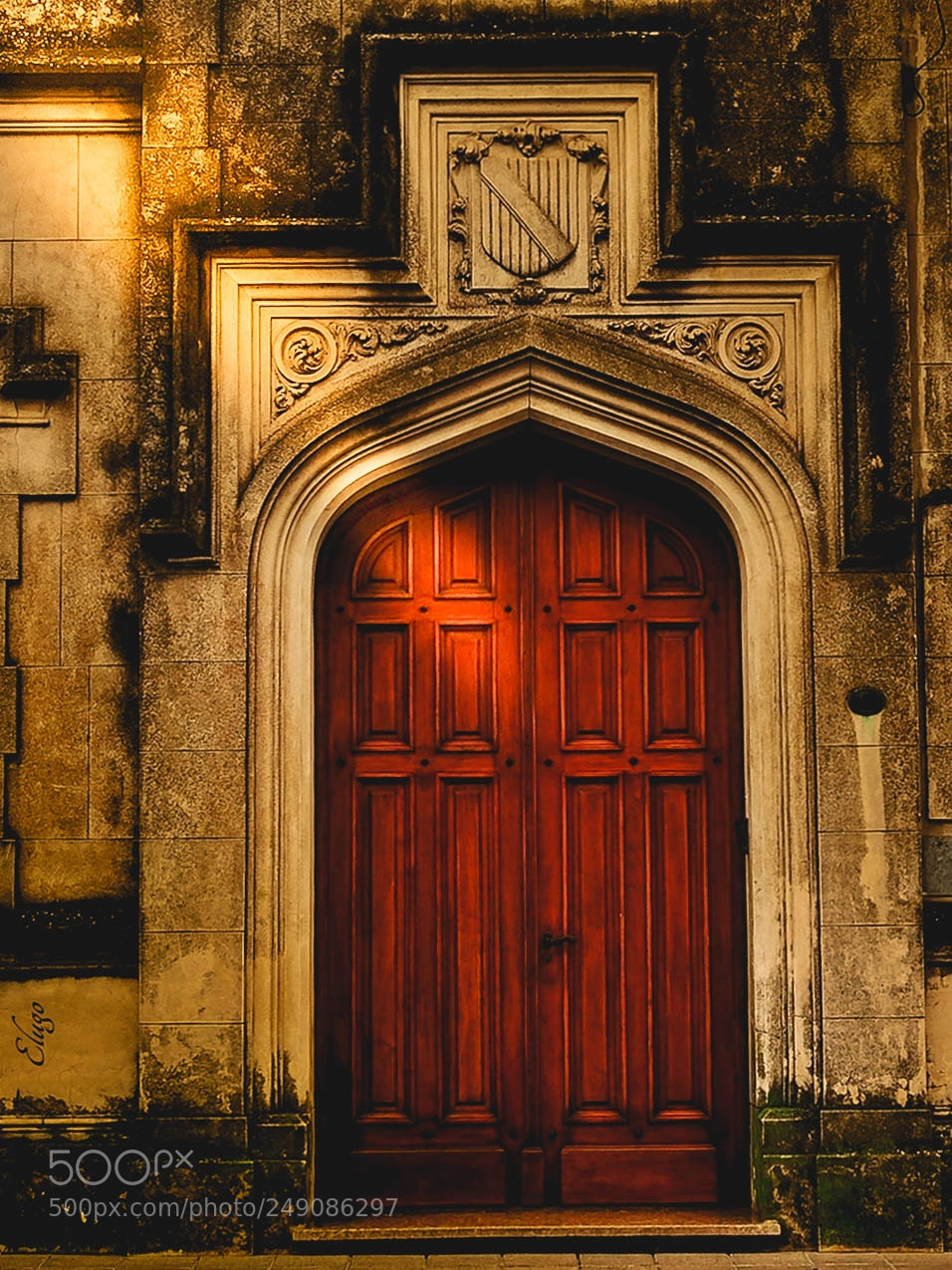 Sony Cyber-shot DSC-HX400V sample photo. Old doors. photography