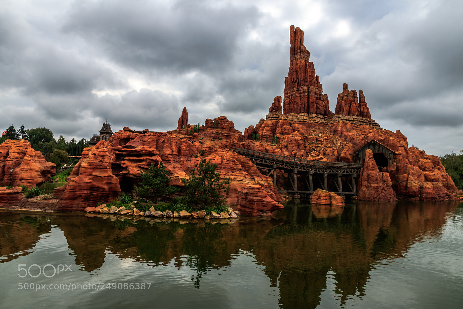 Canon EOS 80D sample photo. Big thunder mountain back photography