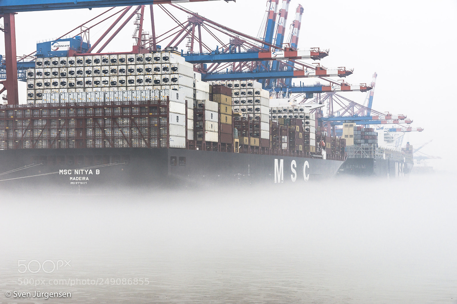 Sony SLT-A99V sample photo. Nebel im hamburger hafen photography