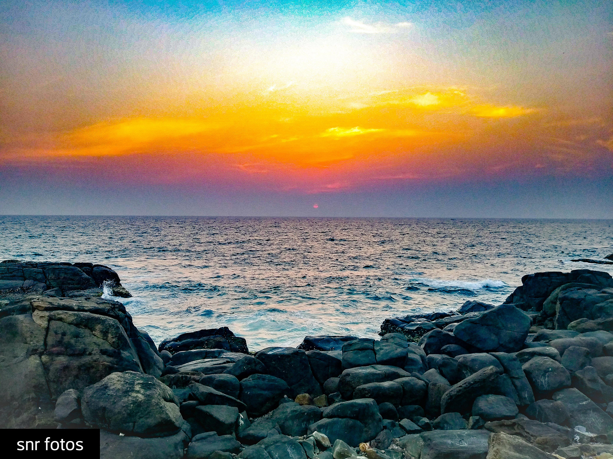 LG Q6 sample photo. Sunset @ arabian sea photography