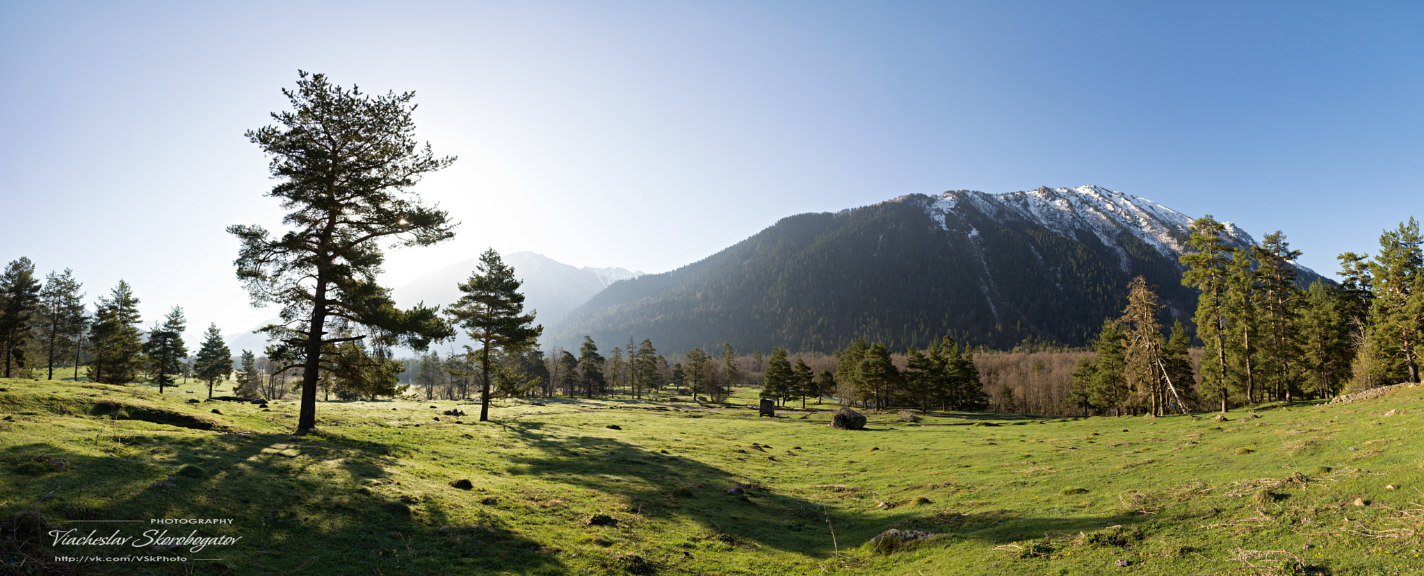 Sony SLT-A77 sample photo. Panorama of the valley photography