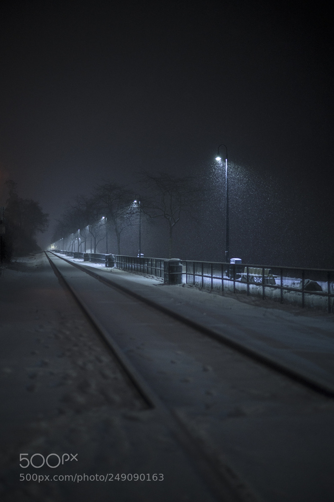 Sony a7R III sample photo. Waiting for the train photography
