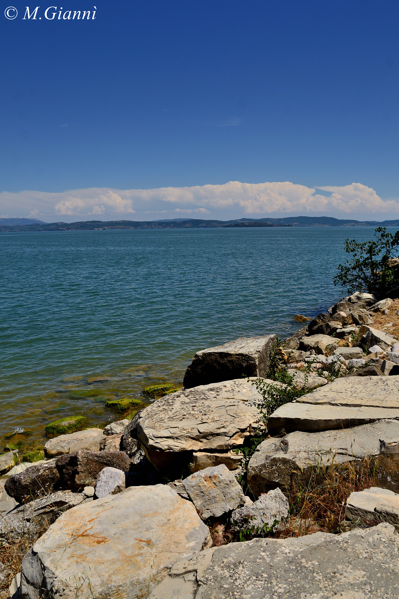 Nikon D3100 sample photo. Umbria lake photography