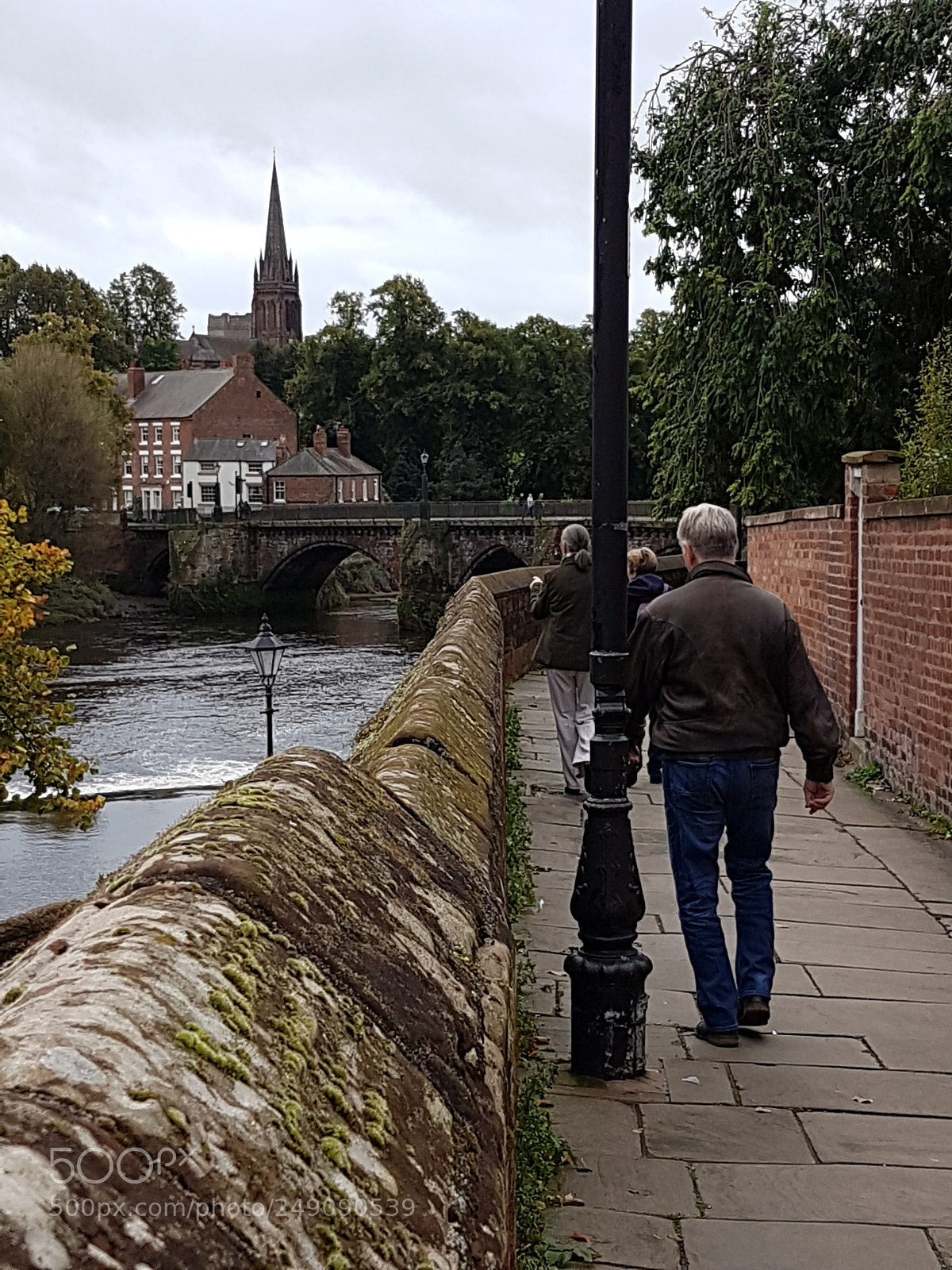 Samsung Galaxy S7 sample photo. Strolling chester's walls photography