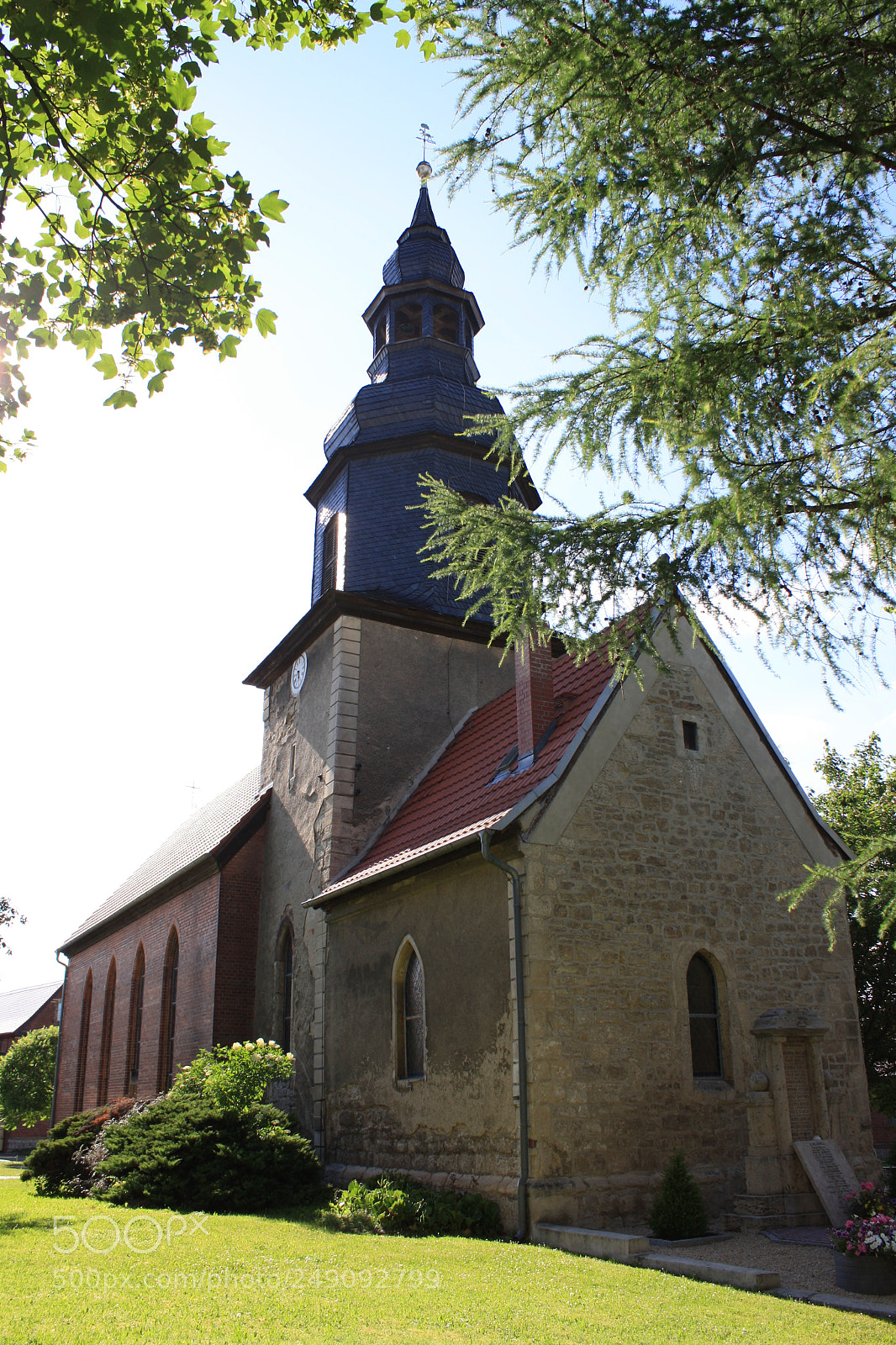 Canon EOS 1000D (EOS Digital Rebel XS / EOS Kiss F) sample photo. Church photography