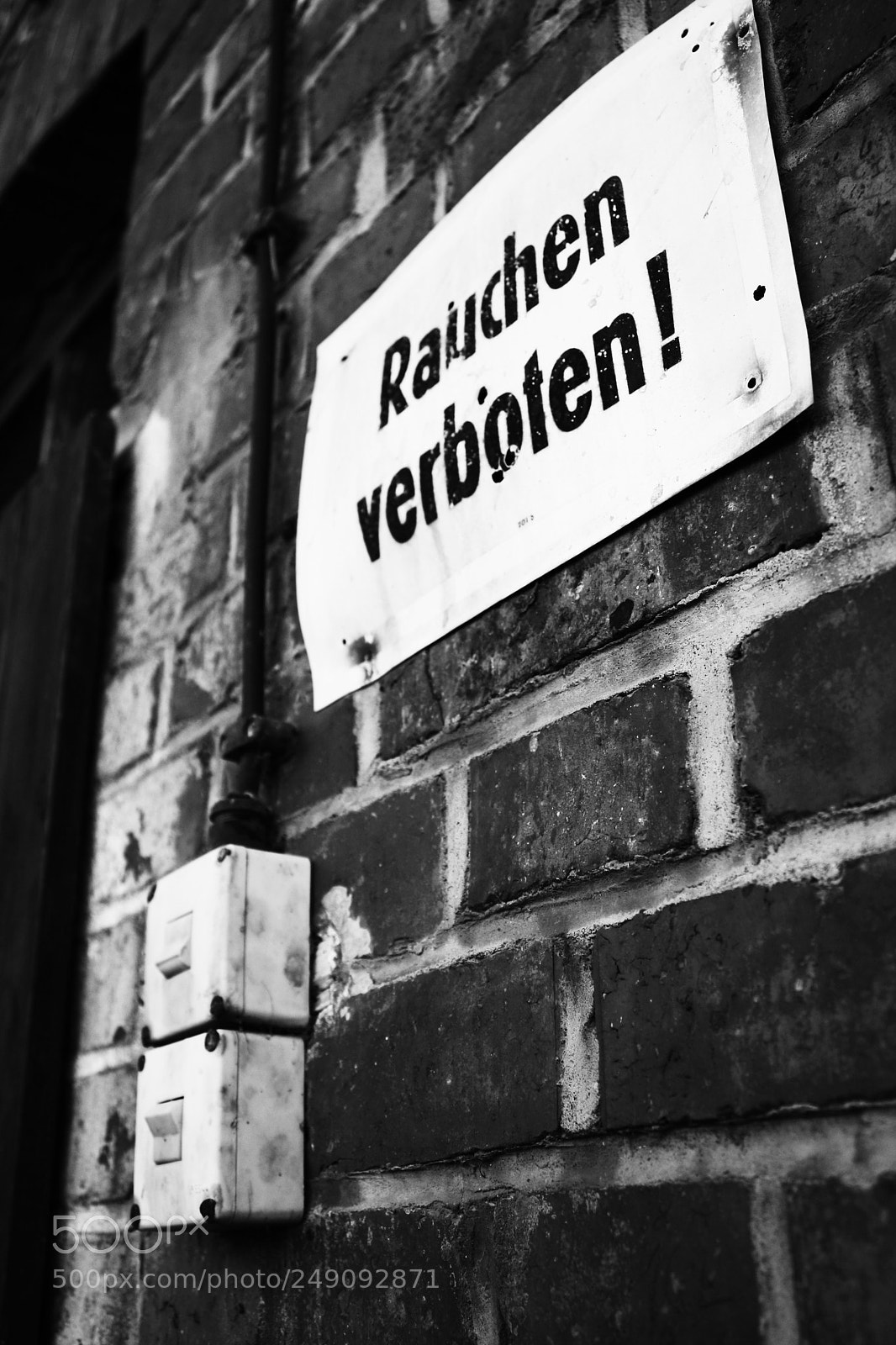 Canon EOS 1000D (EOS Digital Rebel XS / EOS Kiss F) sample photo. Don‘t smoke photography