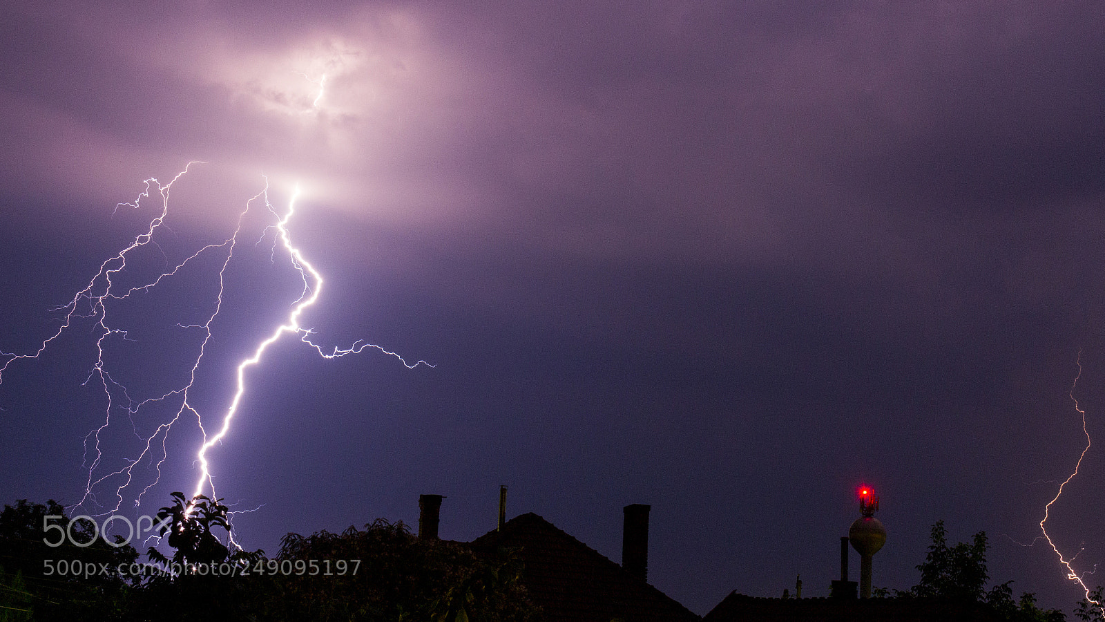 Canon EOS 700D (EOS Rebel T5i / EOS Kiss X7i) sample photo. Lightning from the clouds photography