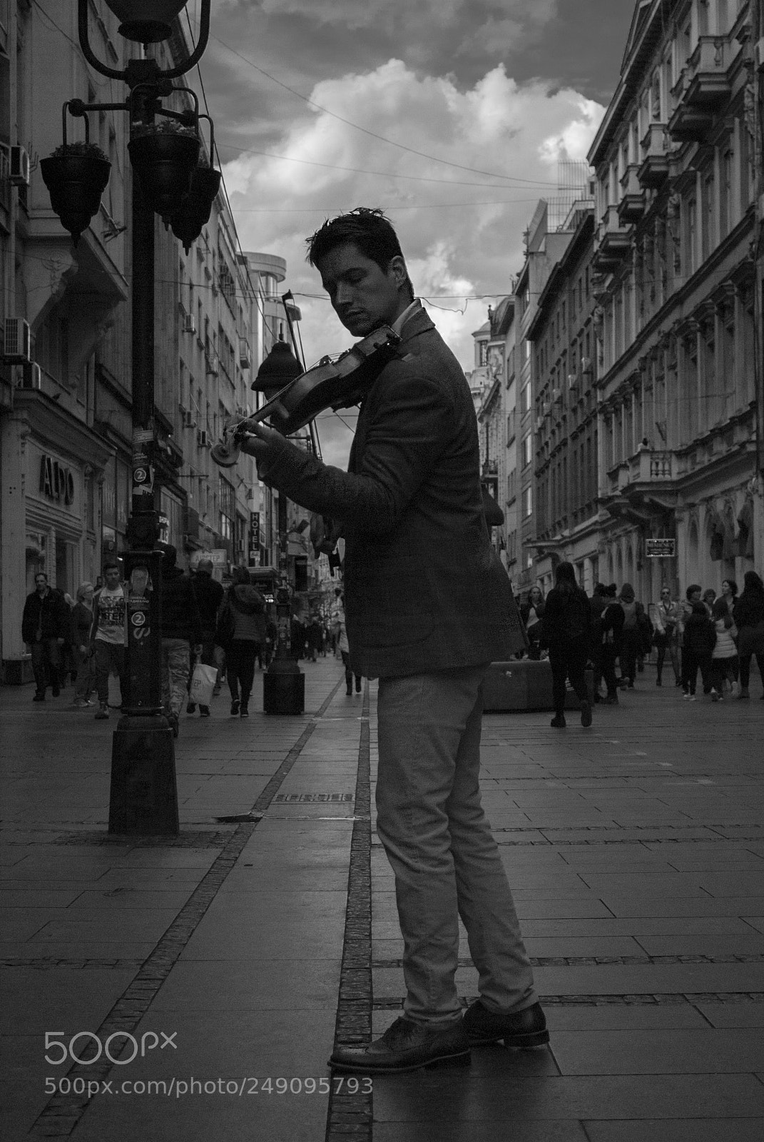 Nikon D3000 sample photo. The violinist photography