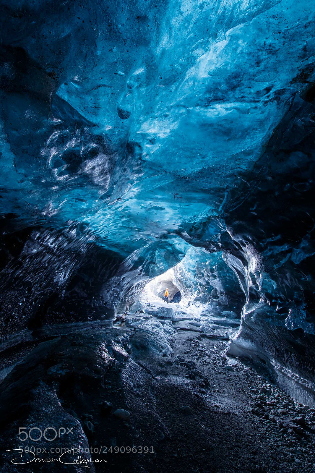 Canon EOS 5D Mark IV sample photo. Ice cave iceland photography
