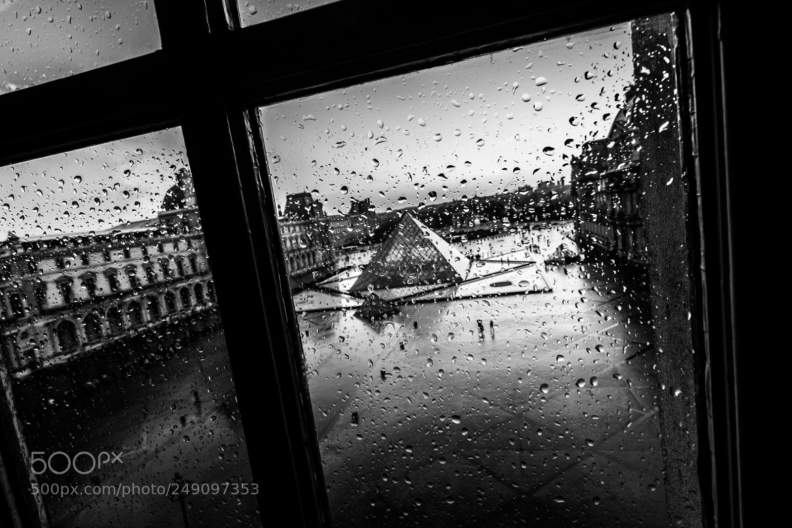 Nikon D5200 sample photo. The louvre pyramid photography
